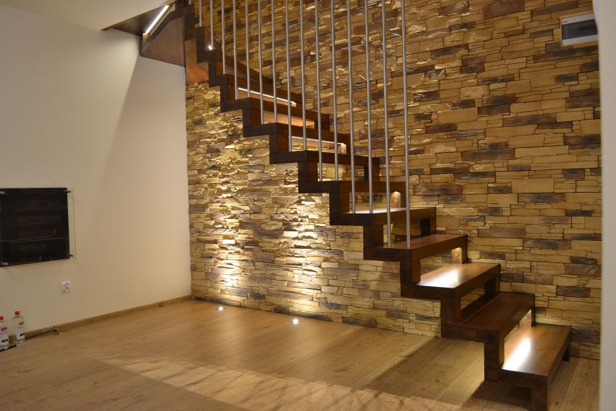 Schody dywanowe samonośne ażurowe 32 - producent schodów drewnianych  Schodo-System